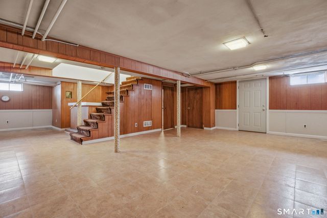 9 Patrick Lane, Branford, CT 06405