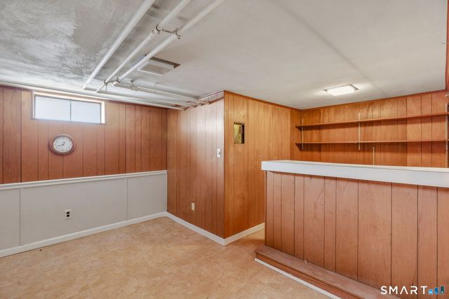 9 Patrick Lane, Branford, CT 06405