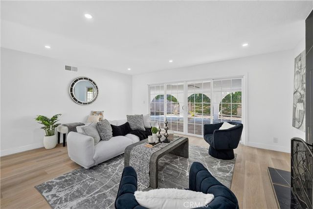 6091 Shelly, Huntington Beach, CA 92647