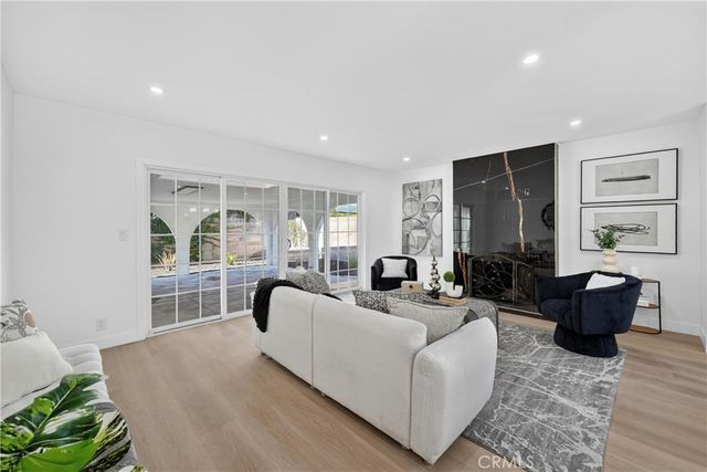 6091 Shelly, Huntington Beach, CA 92647