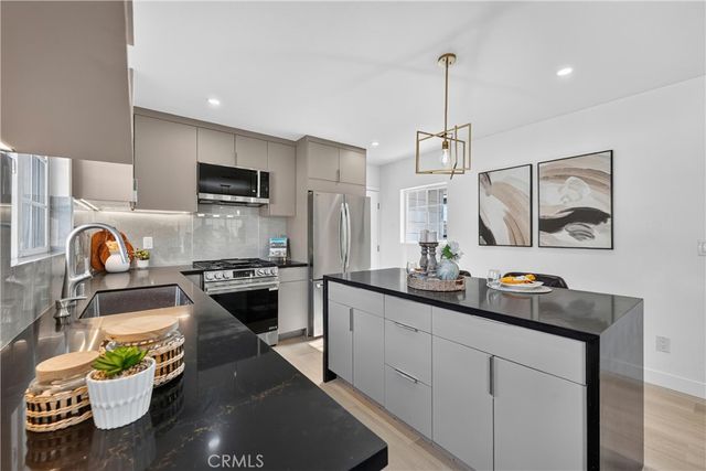 6091 Shelly, Huntington Beach, CA 92647