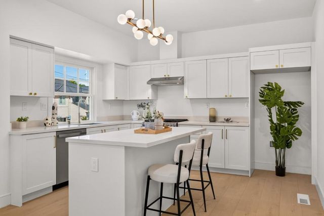 1529 Pacific Avenue, Alameda, CA 94501