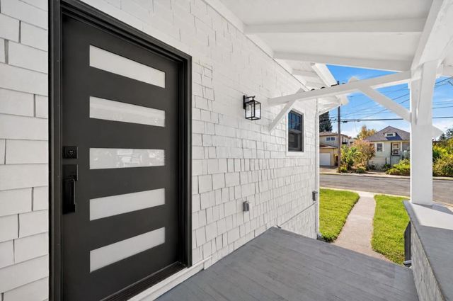 1529 Pacific Avenue, Alameda, CA 94501