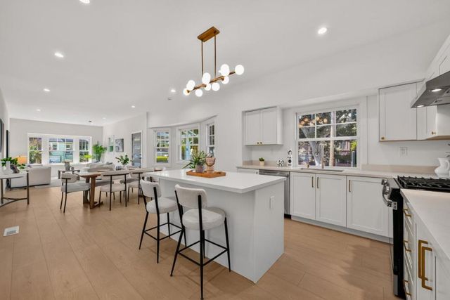 1529 Pacific Avenue, Alameda, CA 94501