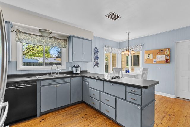2421 Waite Avenue, Kalamazoo, MI 49008