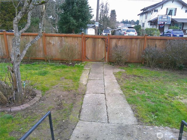 10615 18th Avenue SW, Seattle, WA 98146
