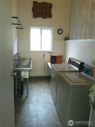 10615 18th Avenue SW, Seattle, WA 98146