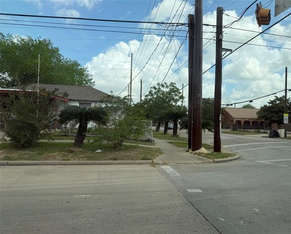 703 76th Street, Houston, TX 77012