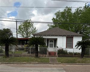 703 76th Street, Houston, TX 77012