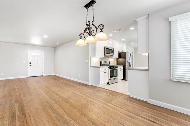 2437 Parkwood, Sacramento, CA 95825