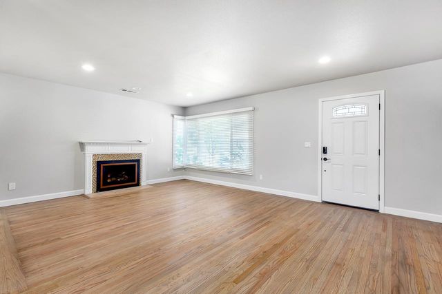 2437 Parkwood, Sacramento, CA 95825