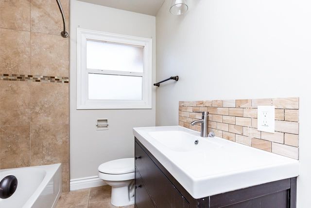 2437 Parkwood, Sacramento, CA 95825