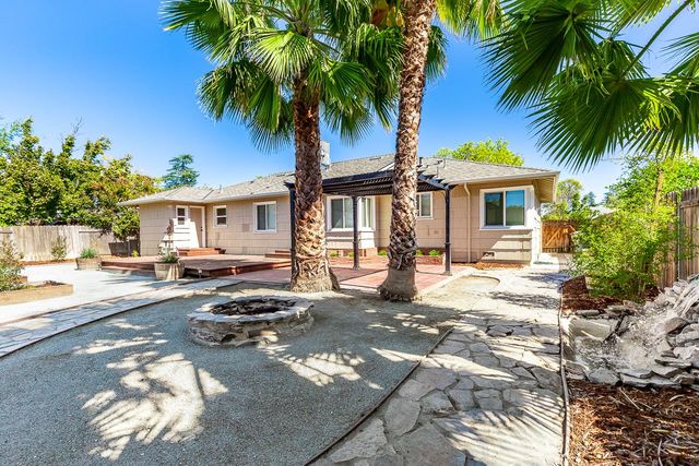 2437 Parkwood, Sacramento, CA 95825