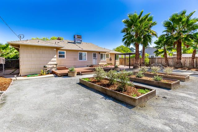 2437 Parkwood, Sacramento, CA 95825