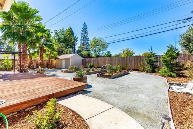 2437 Parkwood, Sacramento, CA 95825