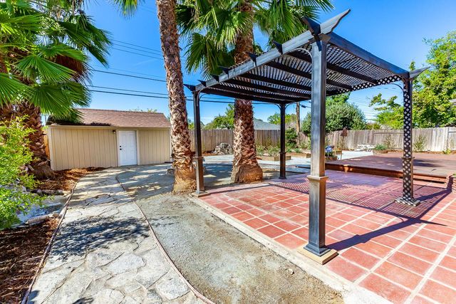 2437 Parkwood, Sacramento, CA 95825