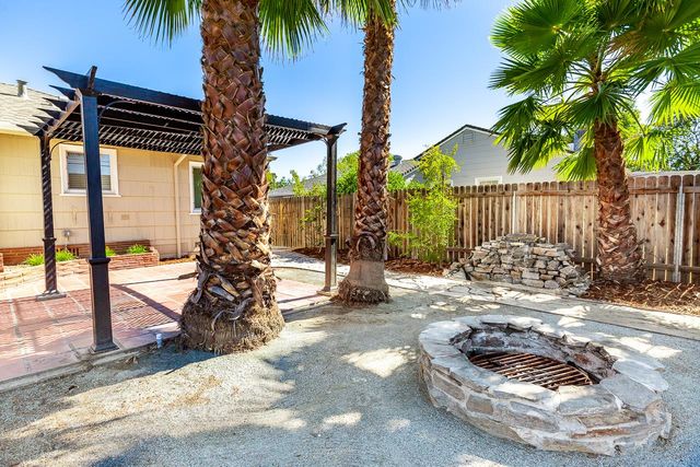 2437 Parkwood, Sacramento, CA 95825