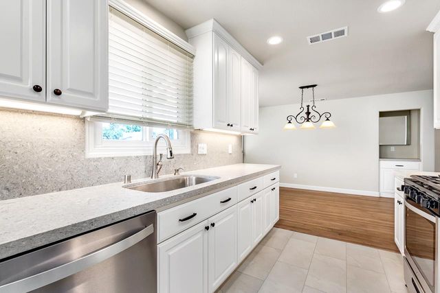 2437 Parkwood, Sacramento, CA 95825