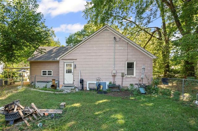 1932 S Broadway Street, Leavenworth, KS 66048