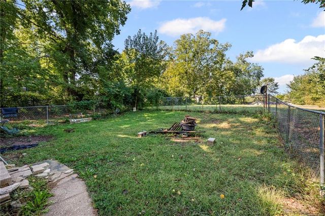 1932 S Broadway Street, Leavenworth, KS 66048