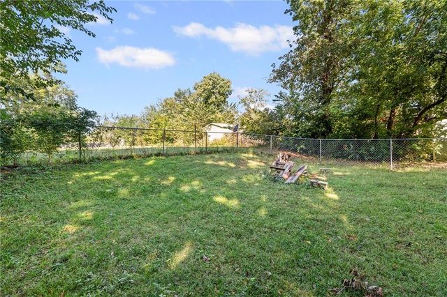 1932 S Broadway Street, Leavenworth, KS 66048