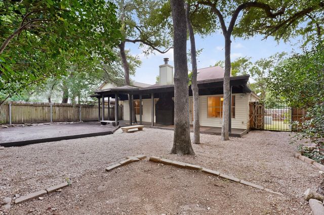 7441 Dallas DR, Austin, TX 78729