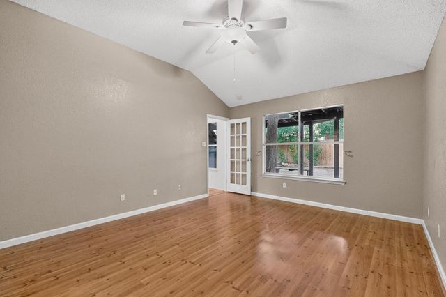 7441 Dallas DR, Austin, TX 78729