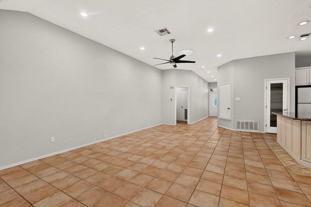 7441 Dallas DR, Austin, TX 78729