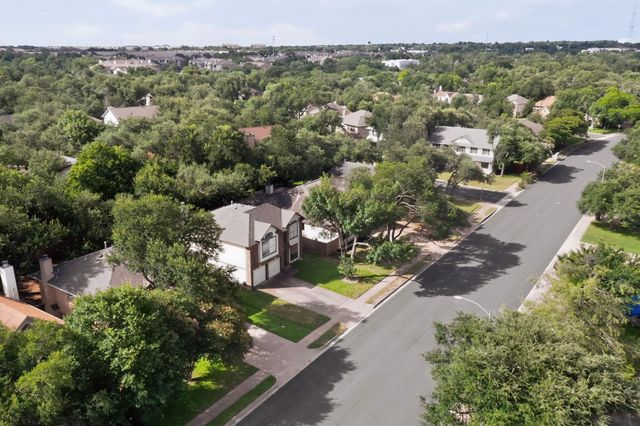 7441 Dallas DR, Austin, TX 78729