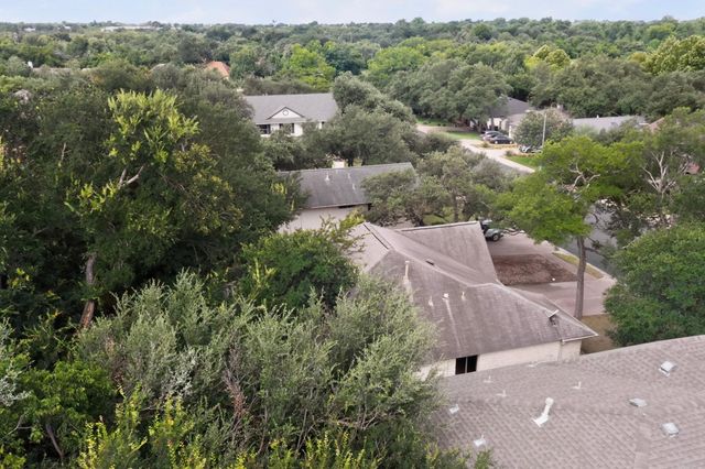 7441 Dallas DR, Austin, TX 78729