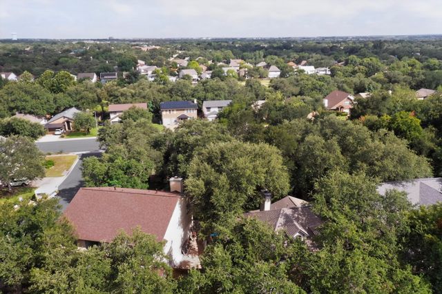 7441 Dallas DR, Austin, TX 78729