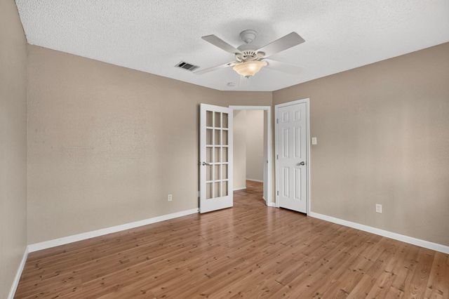 7441 Dallas DR, Austin, TX 78729