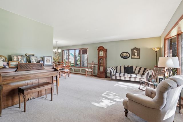 18070 Whitman Lane, Lansing, IL 60438