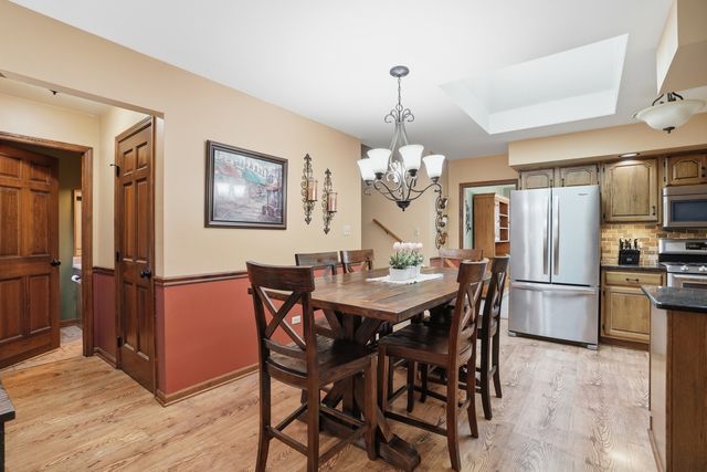18070 Whitman Lane, Lansing, IL 60438