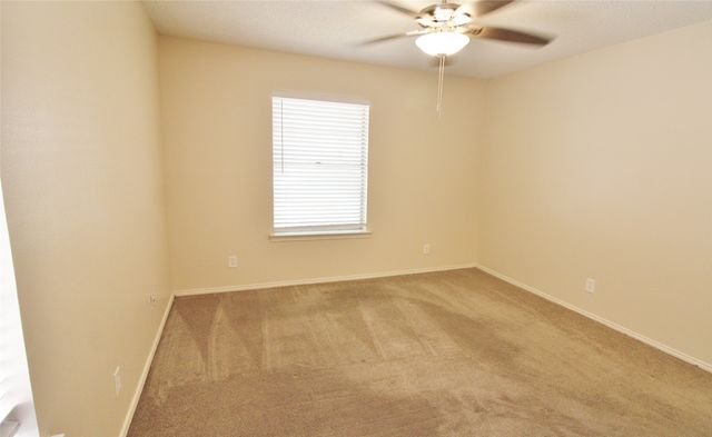 900 Valley Ridge Drive, Desoto, TX 75115