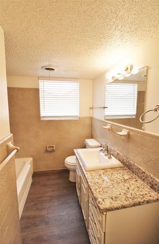 900 Valley Ridge Drive, Desoto, TX 75115
