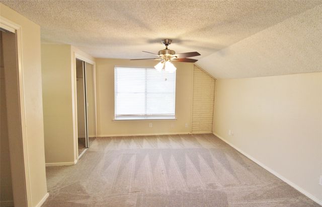 900 Valley Ridge Drive, Desoto, TX 75115