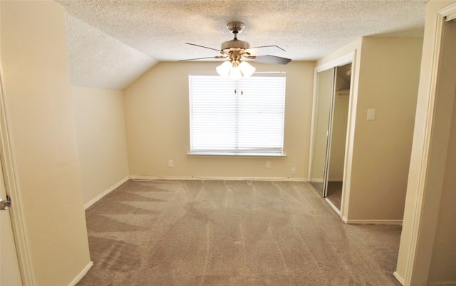 900 Valley Ridge Drive, Desoto, TX 75115