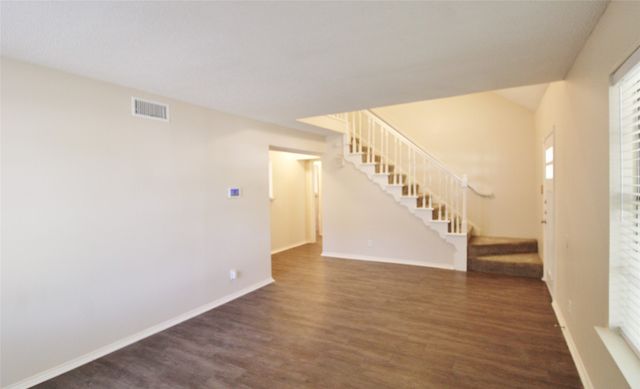 900 Valley Ridge Drive, Desoto, TX 75115