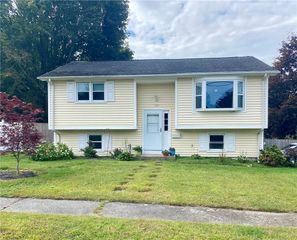191 Armstrong Avenue, Warwick, RI 02889