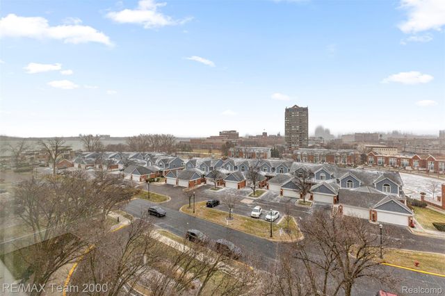 250 E HARBORTOWN Drive 702, Wayne, MI 48207