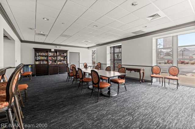 250 E HARBORTOWN Drive 702, Wayne, MI 48207