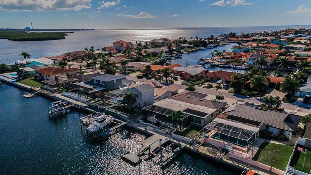 4976 GALLEON COURT, New Port Richey, FL 34652