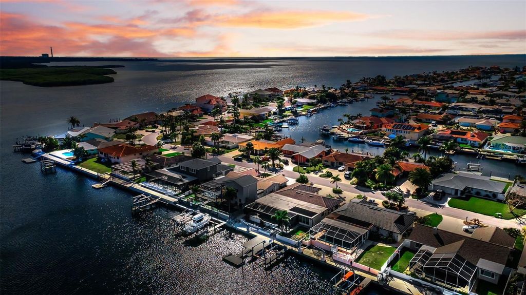 4976 GALLEON COURT, New Port Richey, FL 34652