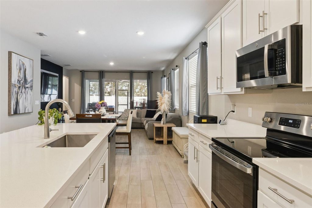 Image 7 of property listing at 2849 CATHY BOULEVARD, Winter Haven, FL 33880