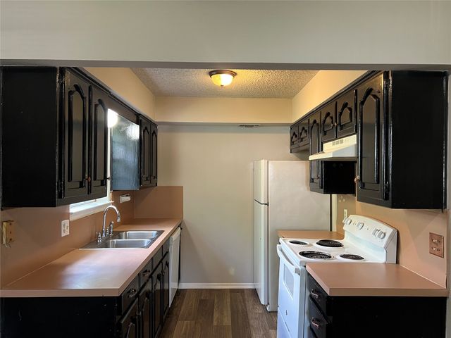 802 N Crockett Street C, Sherman, TX 75090