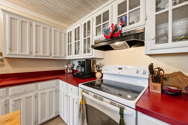 266 Old Chisholm Trail, Rhome, TX 76078