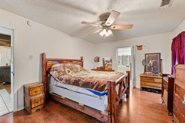 266 Old Chisholm Trail, Rhome, TX 76078