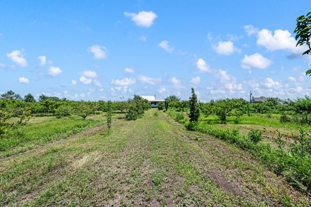 266 Old Chisholm Trail, Rhome, TX 76078