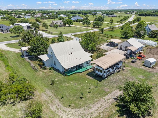266 Old Chisholm Trail, Rhome, TX 76078
